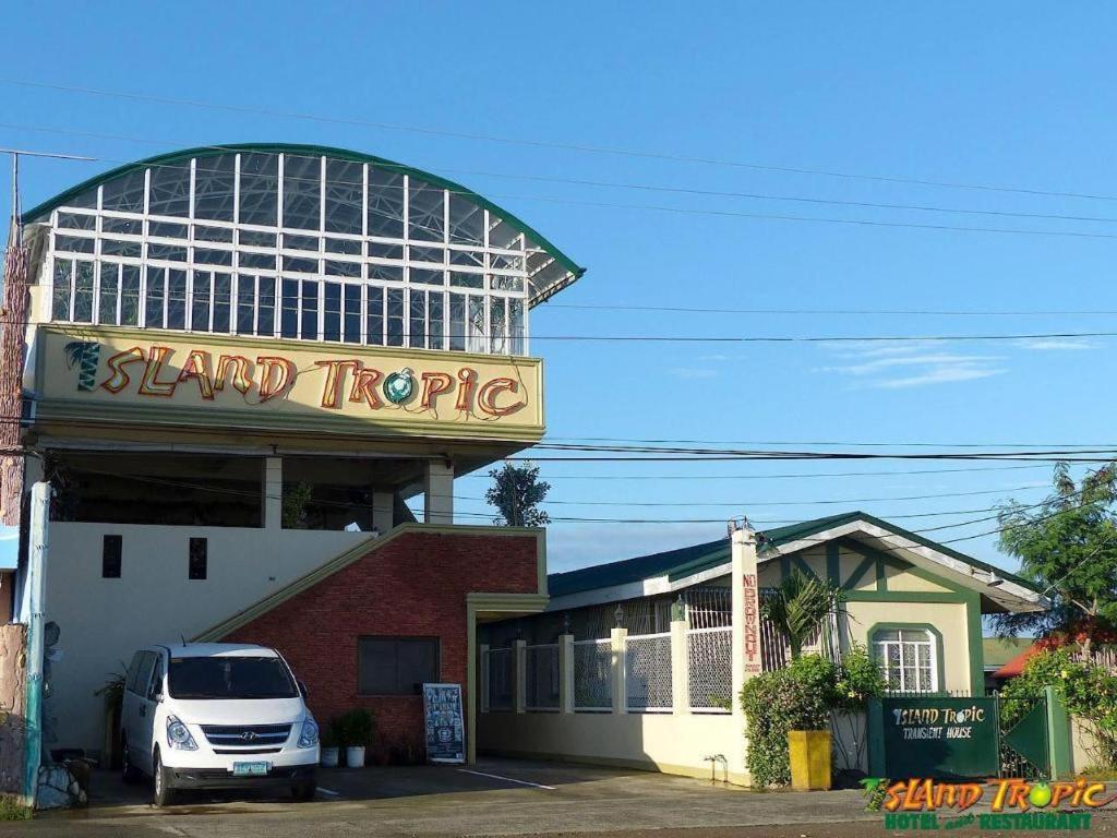 Island Tropic Hotel And Restaurant Аламінос Екстер'єр фото